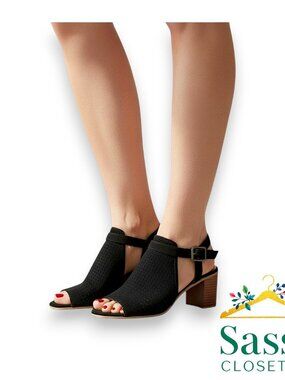 ✨ FRANCO SARTO Black Perforated T-Strap Heels 8 NWT Retro Dark Academia 🖤